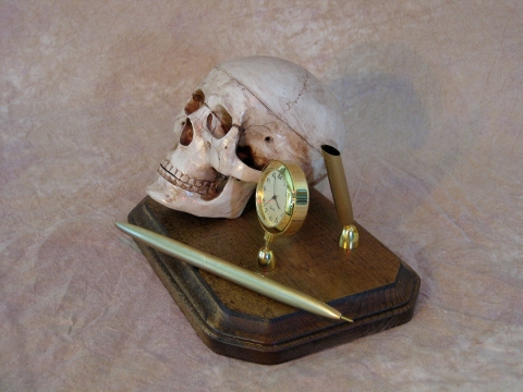 Skull Pen Holder with Clock - Click Image to Close